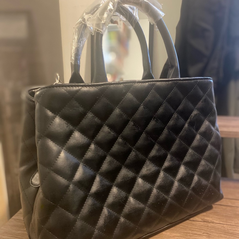 New black Tote forever 21